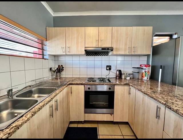 3 BEDROOM FREESTANDING FOR SALE IN RIVERTON